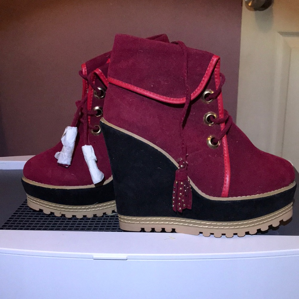 Sexy red wedges